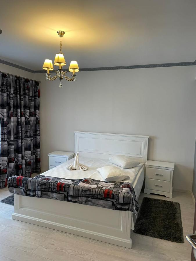 Vila Pati Ploieşti Buitenkant foto