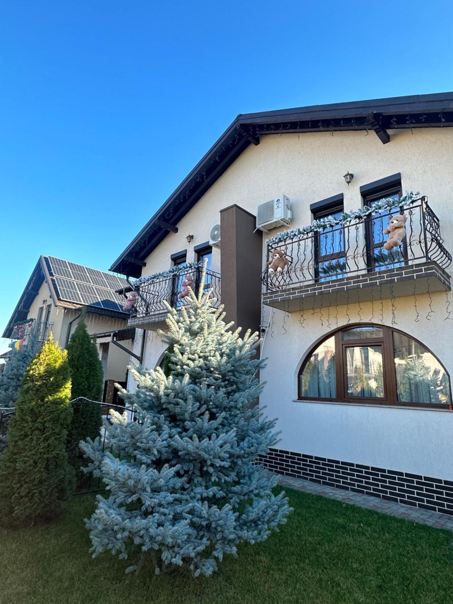 Vila Pati Ploieşti Buitenkant foto