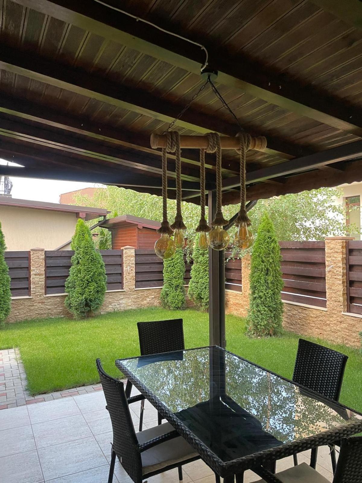 Vila Pati Ploieşti Buitenkant foto