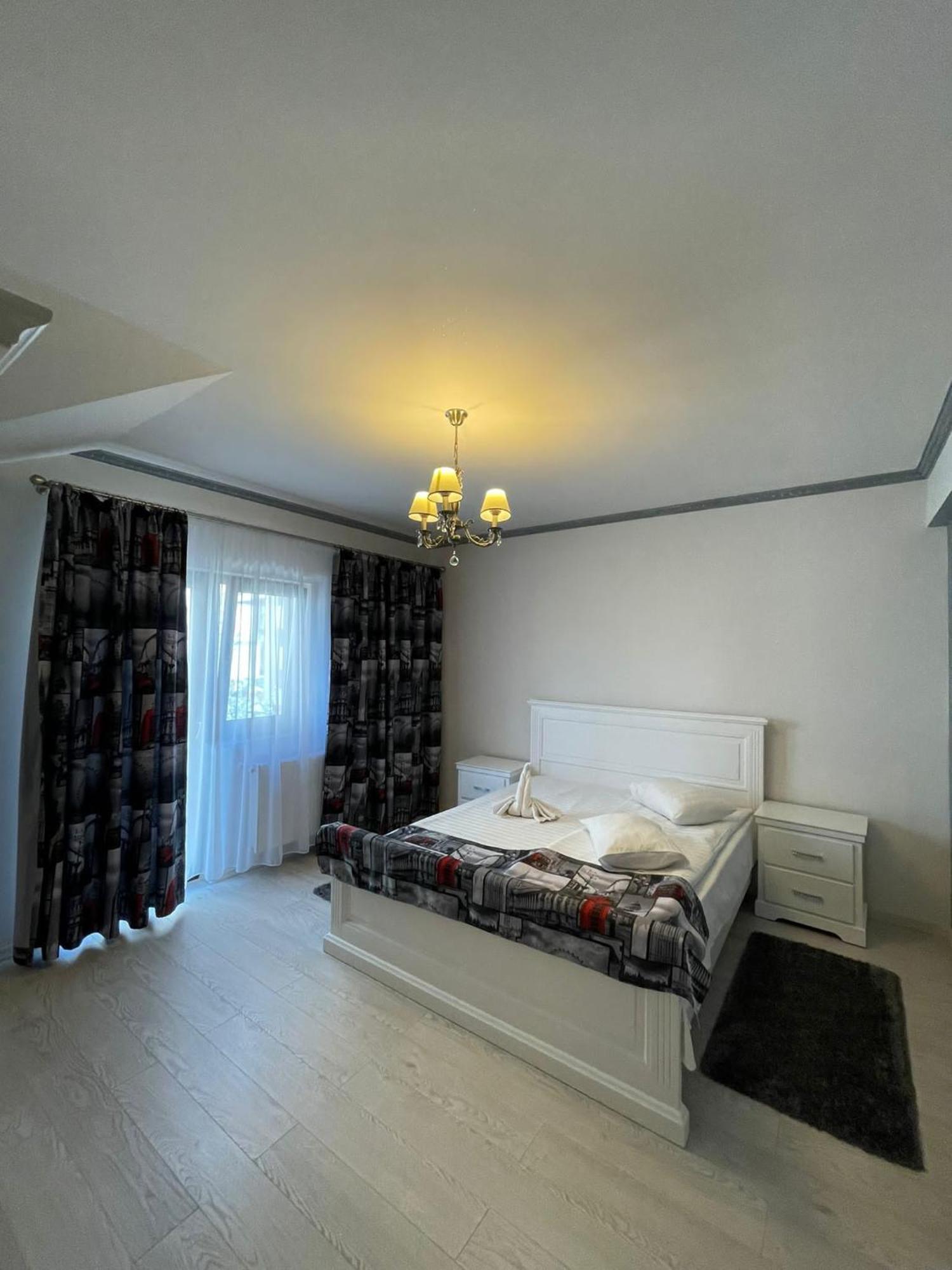 Vila Pati Ploieşti Buitenkant foto